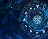 Koło zodiaku z symbolami i gwiazdozbiorami. Sprawdź swój horoskop dzienny Waga i odkryj, co mówią gwiazdy.